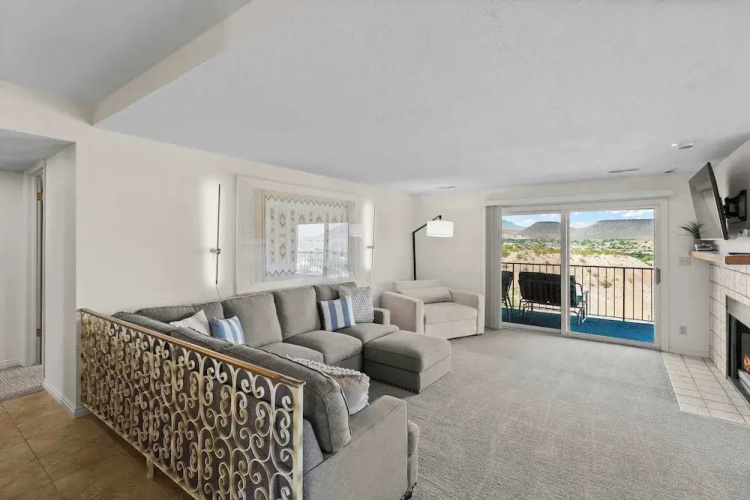 Cozy Condo - Stay for 9