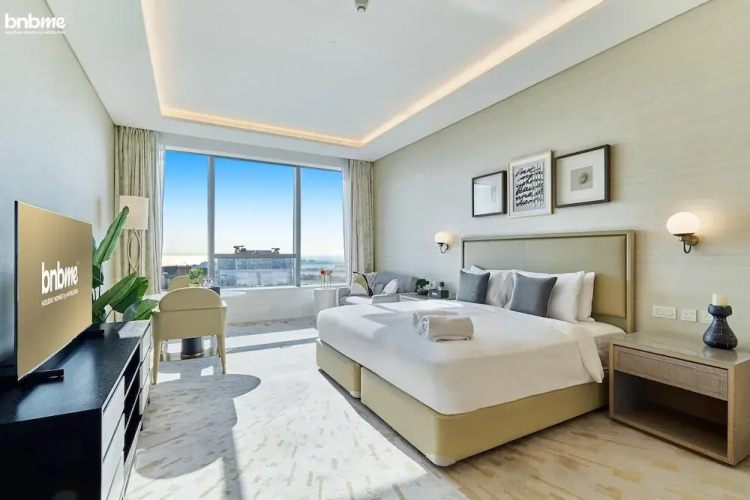 bnbme | The Palm Tower | STUDIO