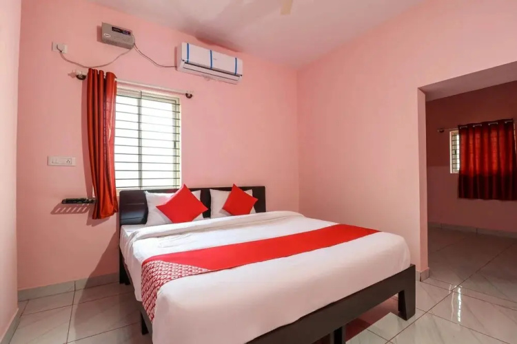 GN Comforts by OYO Rooms