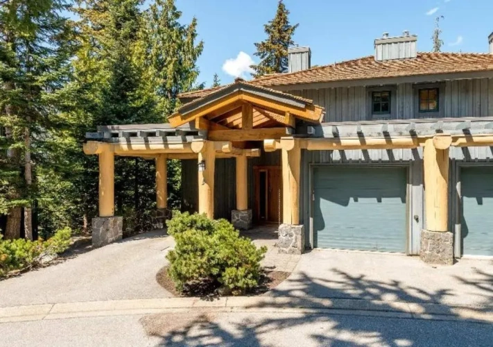 4 Bedrooms Cottage