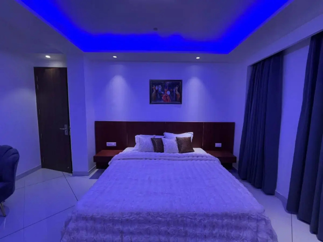 J60 Suites