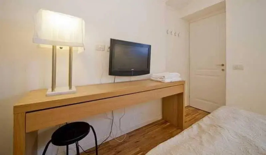 Apollo Apartment