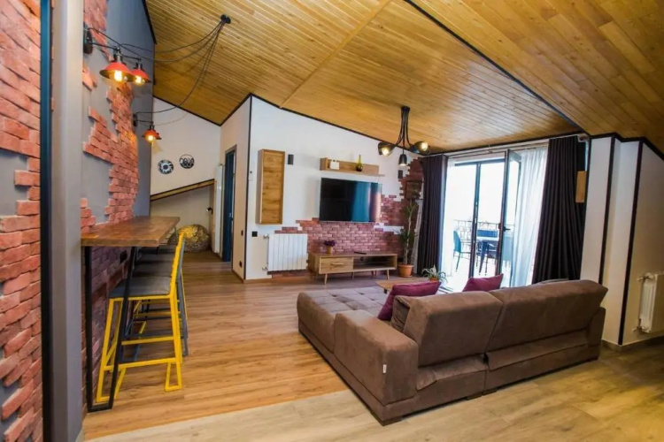 2BR Apt w terrace & stunning views