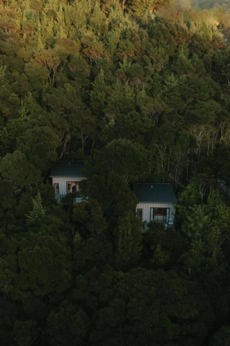 Treehouse Hideaway