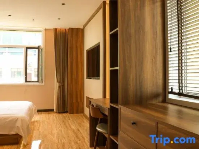 Standard Double room with city view