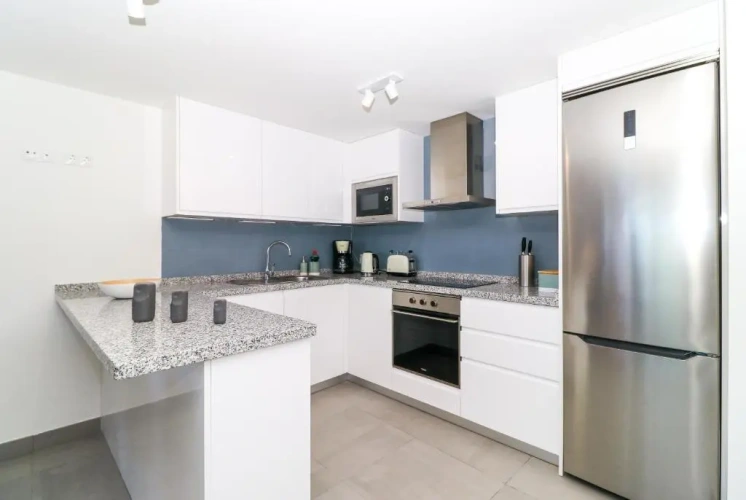 3 Bedrooms Apartment