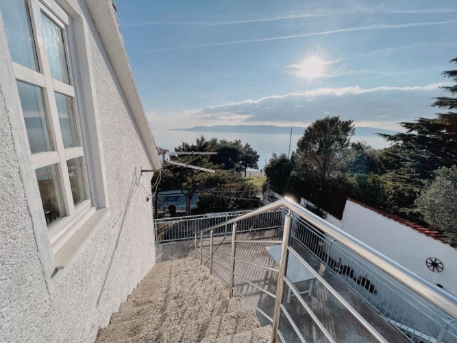 Studio with balcony and with sea view