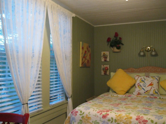 A White Jasmine Inn