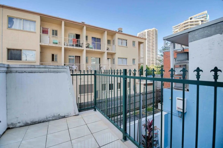 Conveniently Located Studio In Surfers Paradise
