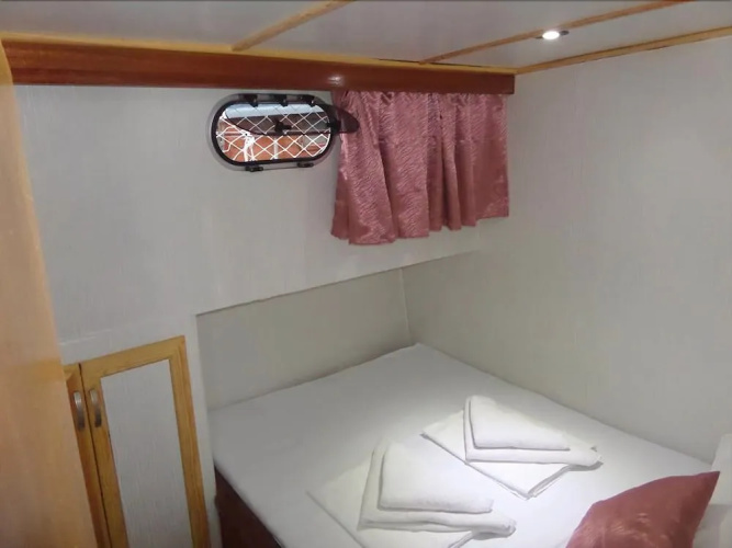 Ide Yacht Hotel