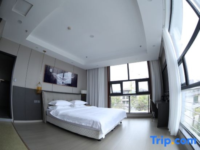 Deluxe Double Suite