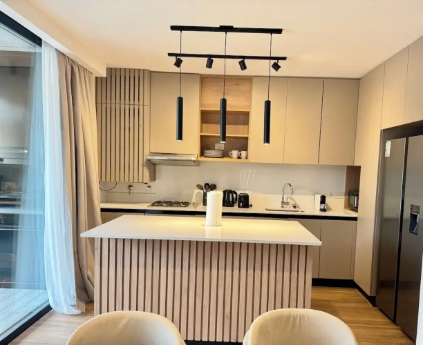 3 Bedrooms Apartment