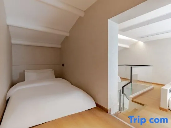 Standard Family Duplex room with view