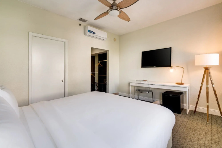 Crest Hotel Suites