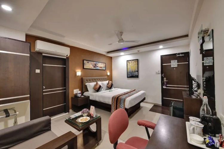 Standard Club room