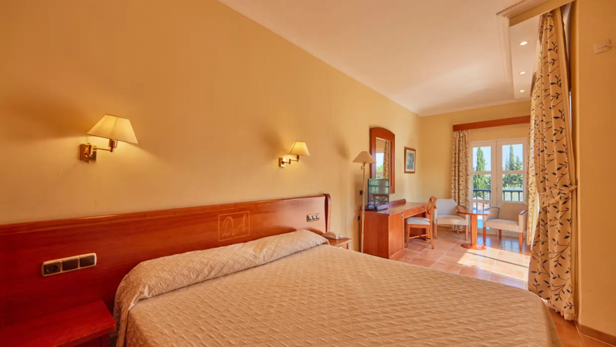 Standard Twin room with balcony and with view