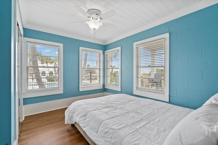 20816 Front Beach Rd