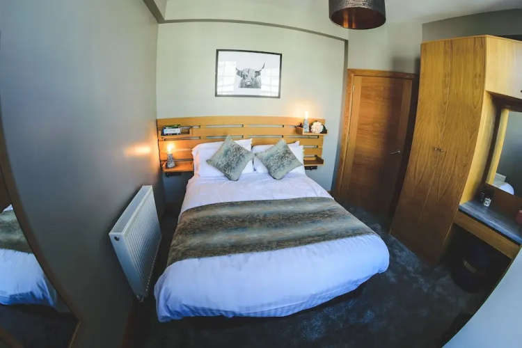 Mono Suites