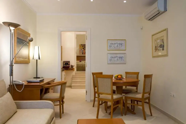 Andria Suites