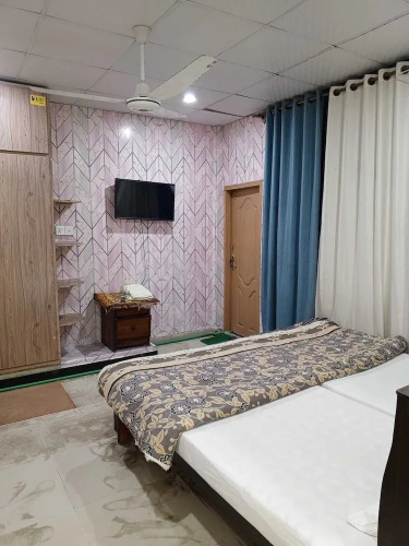 New Pak Hotel