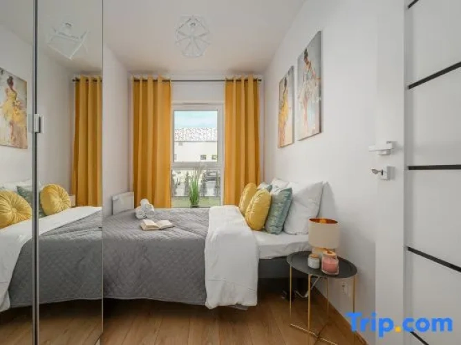 3 Bedrooms Apartment
