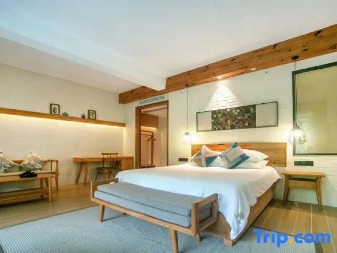 Standard Double room with land view