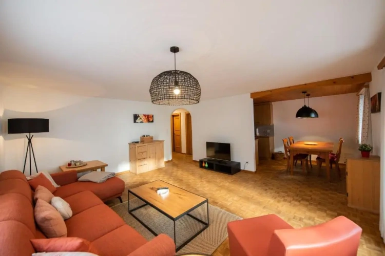 2 Bedrooms Apartment