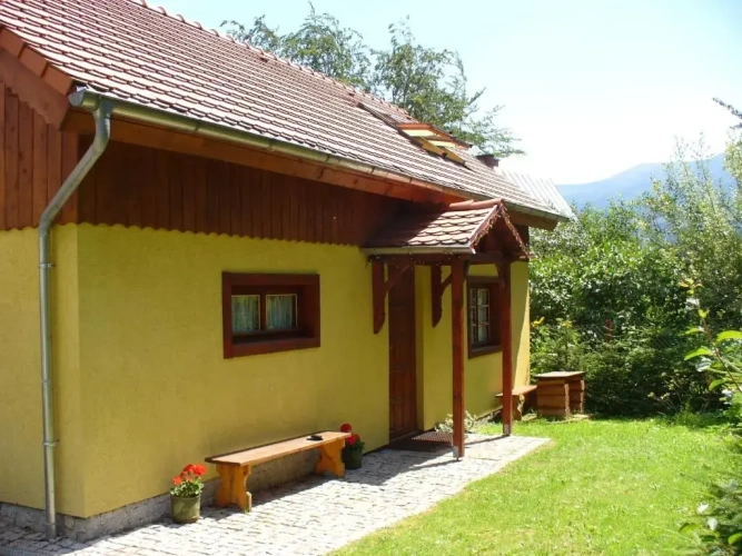 2 Bedrooms Chalet