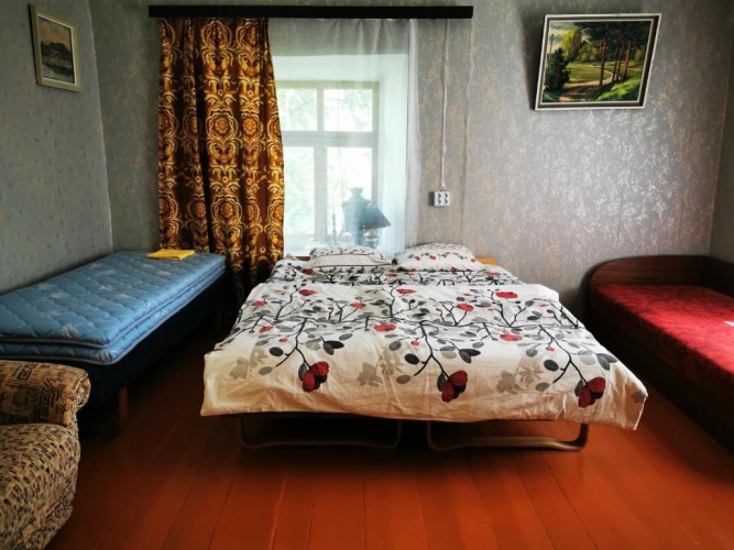Standard Triple room