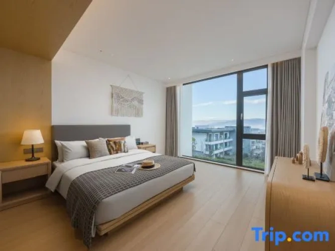 2 Bedrooms Suite with balcony and with sea view