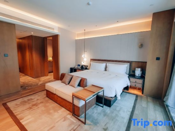 Deluxe Double Family Suite