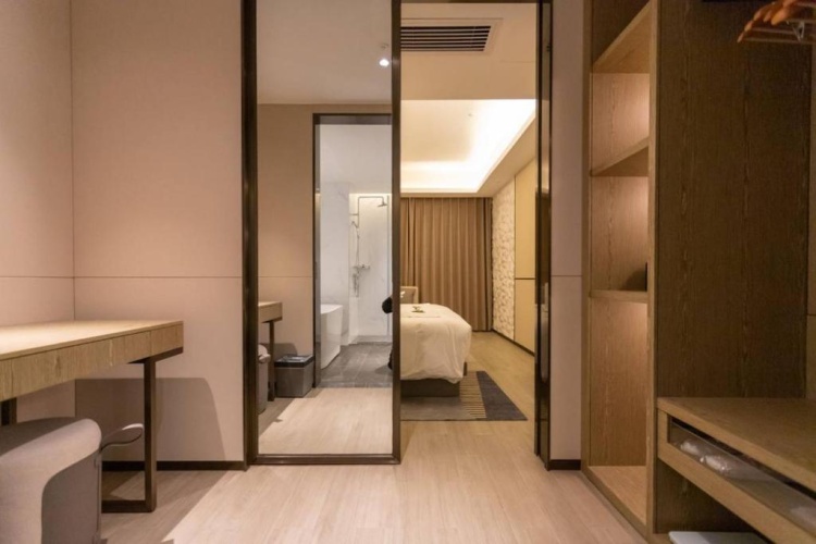 Standard Double room with lake view