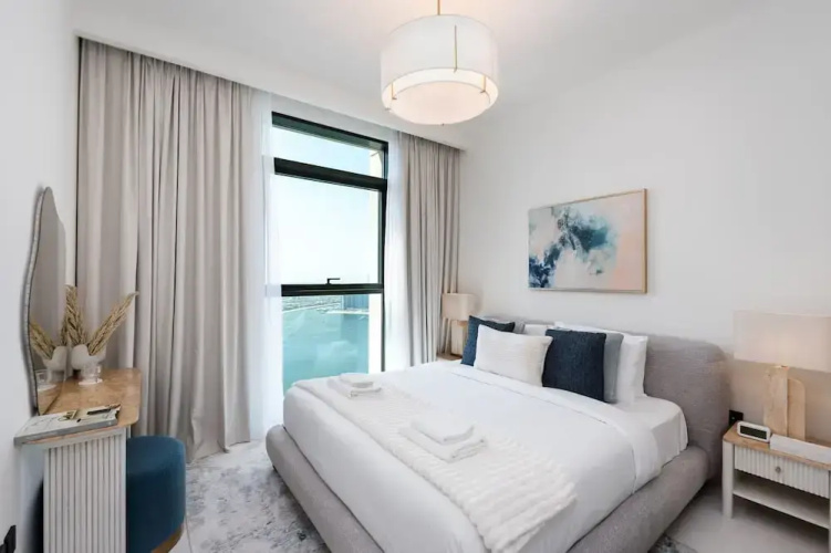 Serene 1BR w Private Palm View Balcony