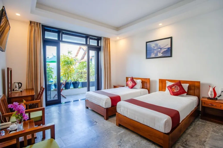 Deluxe Twin room with balcony and with pool view