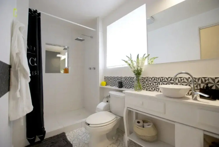 Black & White Apartment