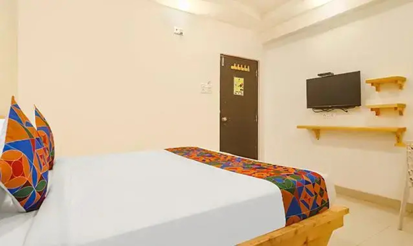 FabHotel Green Leaf