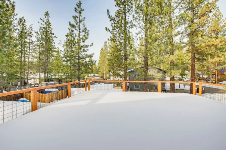 11 Mi to Ski Resorts! Lake Tahoe Gem w/ Pool Table