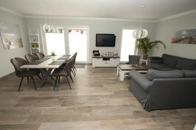 3 Bedrooms Cottage