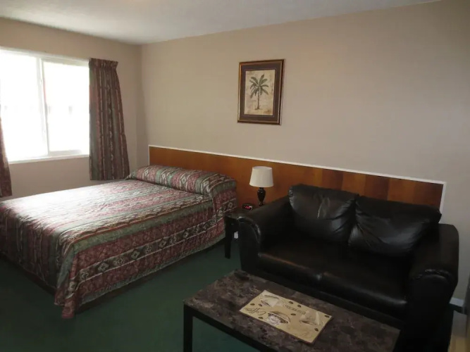Overlander Motel