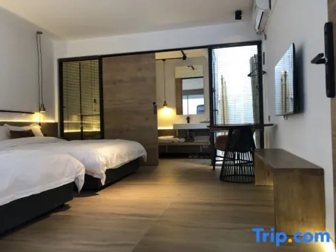 Standard room with sunrise view