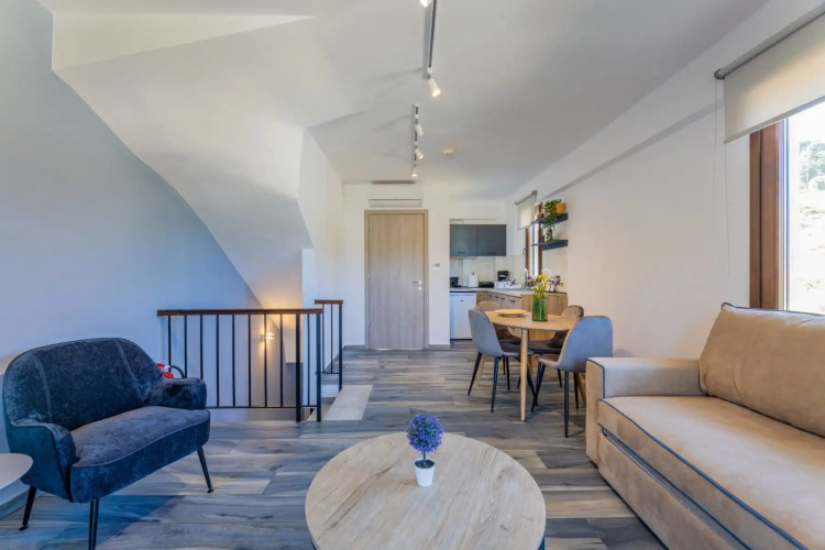 Penelope Luxury Suites