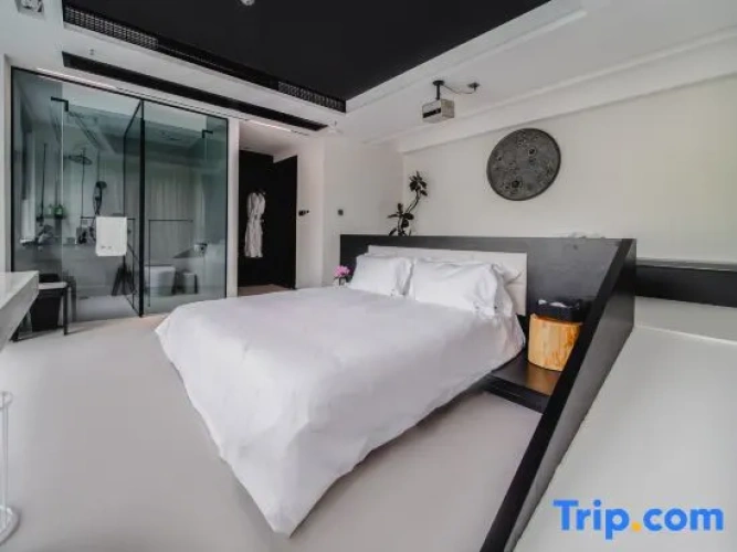 Standard Triple Family room