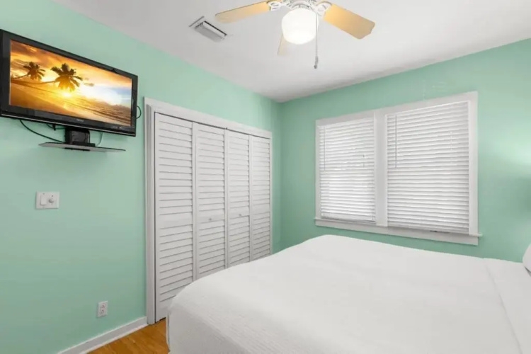 Poolside Suite by Brightwild Pvt Pool Parking