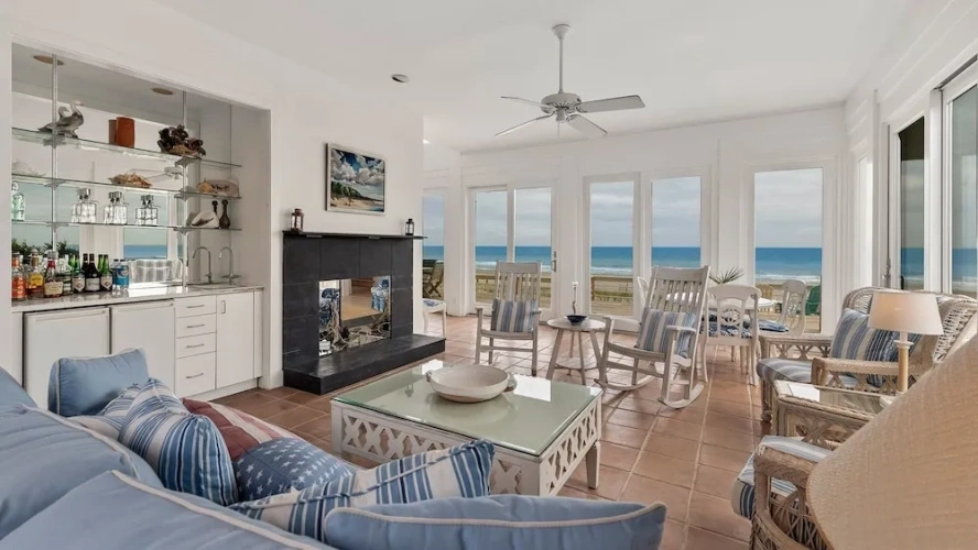 4 Bedrooms Cottage