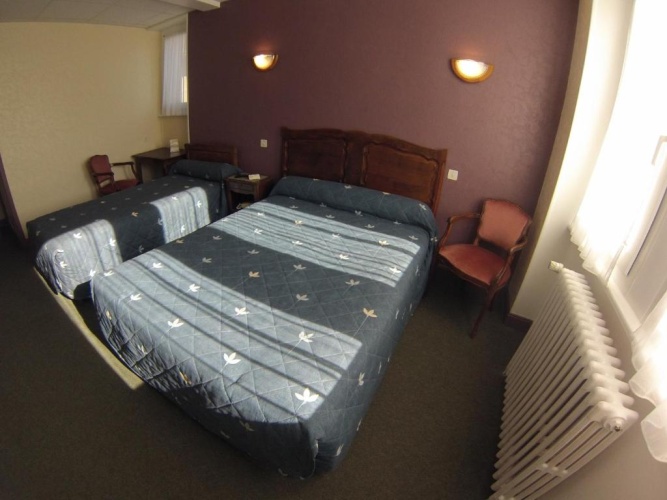 Standard Triple room