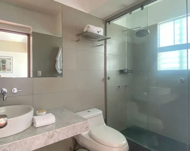 2 Bedrooms Apartment