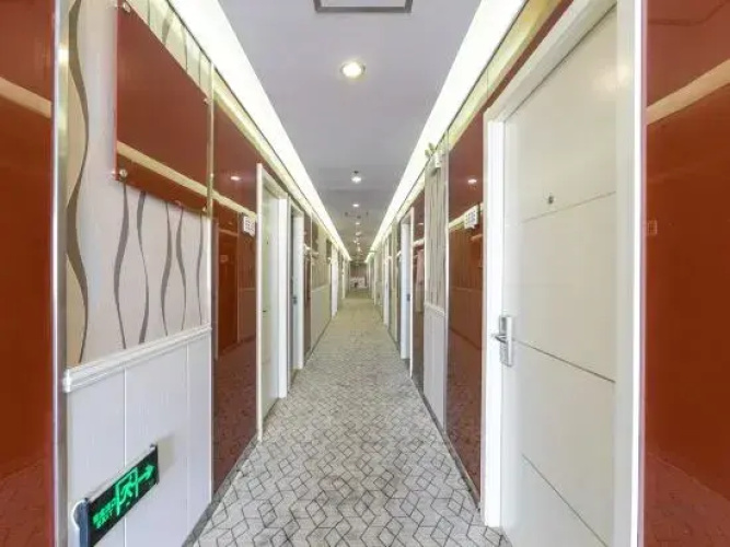 Rose Garden Express hotel