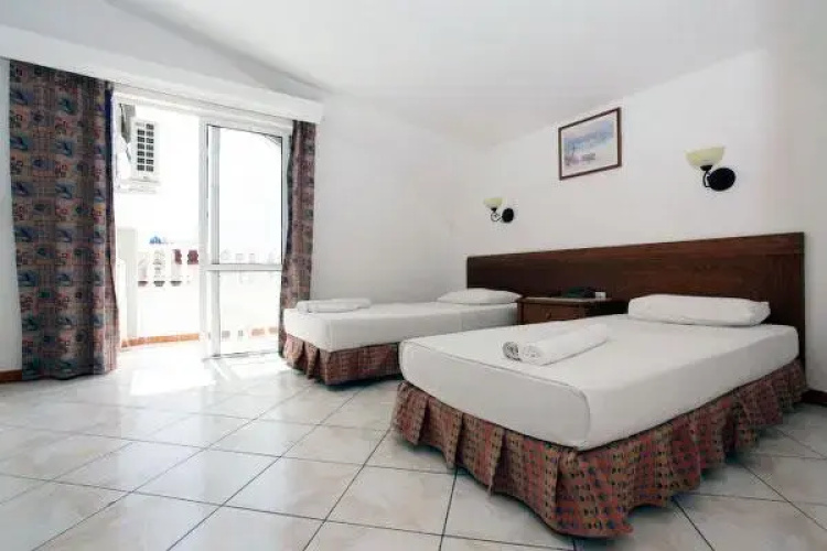 Blue Lagoon Apart Hotel