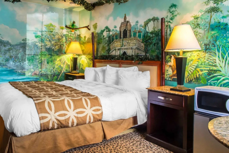 Delux Inn & Suites