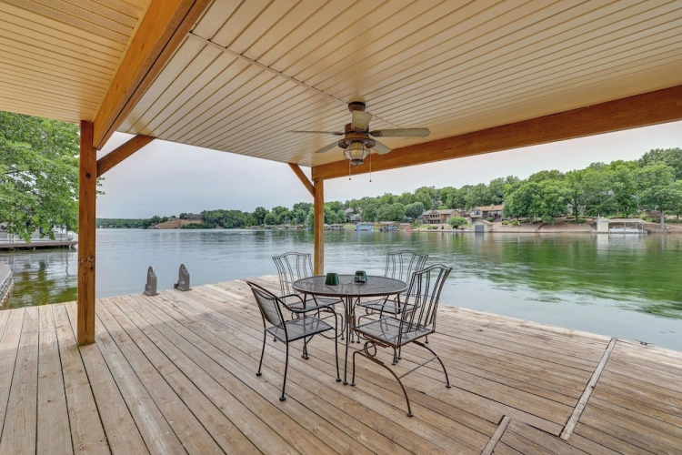 3 Bedrooms Cottage with balcony